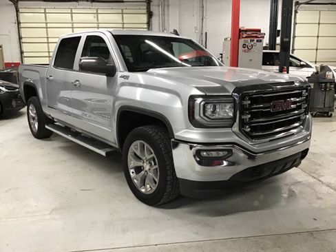 Used 2018 GMC Sierra 1500 SLT w/ SLT Premium Package AWD/4WD image 3