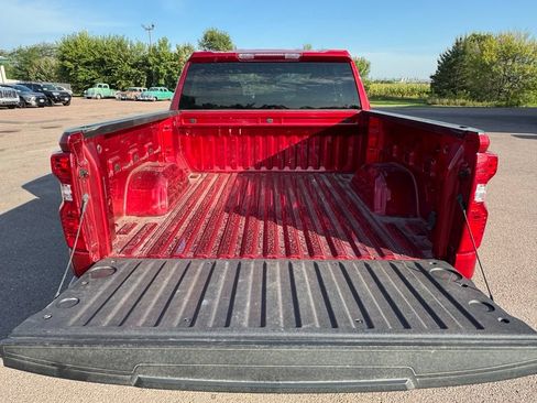 Used 2023 Chevrolet Silverado 1500 LT AWD/4WD image 18