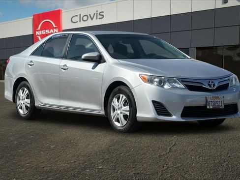 Used 2014 Toyota Camry LE FWD image 10