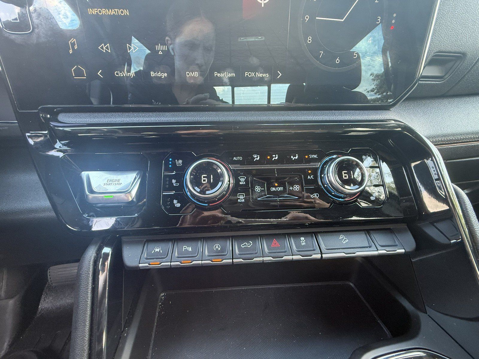 Used 2024 GMC Sierra 1500 AT4 w/ Technology Package AWD/4WD image 15