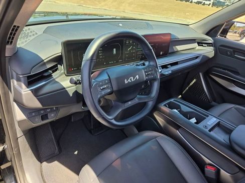 Used 2024 Kia EV9 Light Long Range RWD image 9