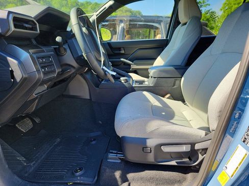 Used 2026 Toyota 4Runner SR5 AWD/4WD image 6