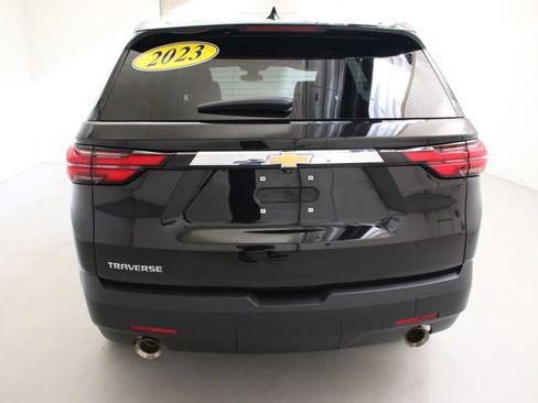 Used 2023 Chevrolet Traverse LS FWD image 8