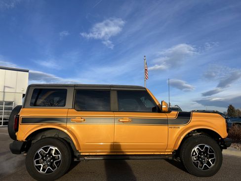 Used 2021 Ford Bronco Outer Banks image 9