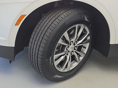 Used 2021 Cadillac XT5 Premium Luxury w/ LPO, Floor Liner Package AWD/4WD image 33