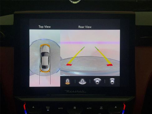 Used 2021 Maserati Quattroporte Trofeo image 9