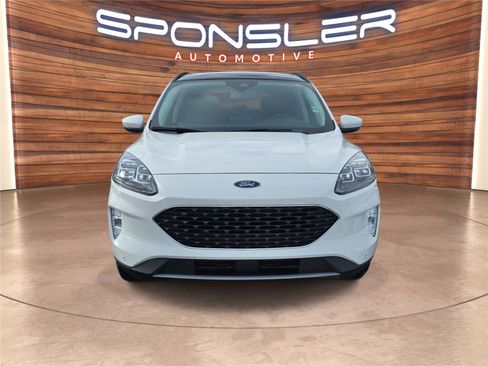 Used 2022 Ford Escape Titanium w/ Class II Trailer Tow Package image 10