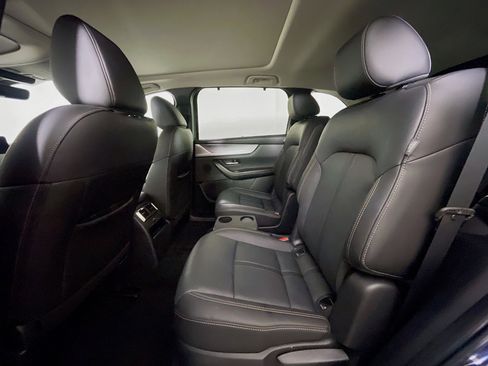 Used 2024 MAZDA CX-90 Plug-In Hybrid w/ Premium Pkg image 29