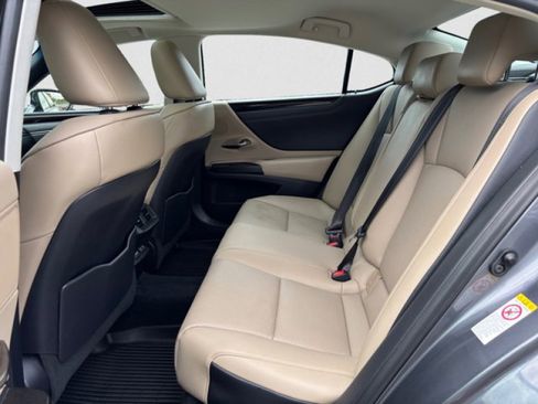 Used 2019 Lexus ES 350 image 18