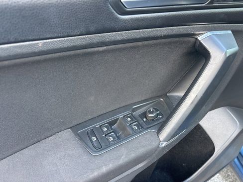 Used 2018 Volkswagen Tiguan S image 15