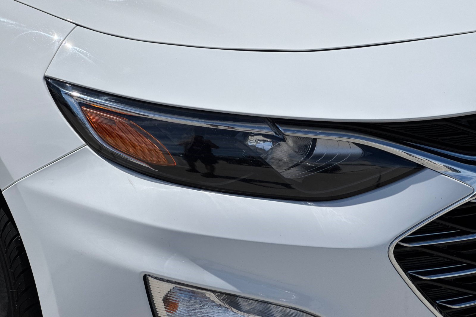 Used 2019 Chevrolet Malibu Hybrid w/ Leather Package FWD image 12