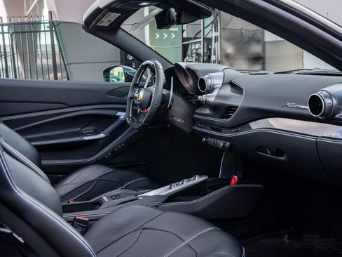 Certified 2021 Ferrari F8 Tributo image 21