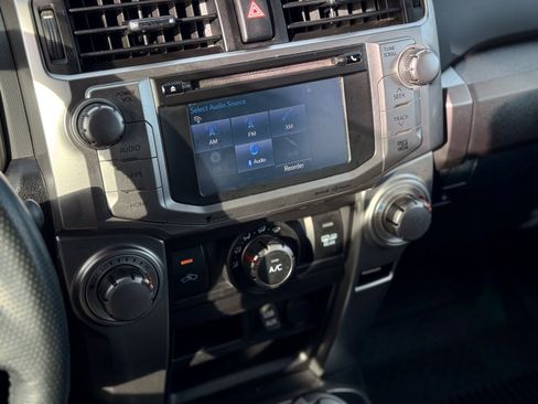 Used 2017 Toyota 4Runner SR5 Premium image 7