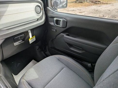 New 2026 Jeep Gladiator Sport image 15