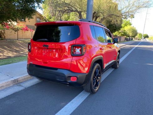 Used 2018 Jeep Renegade Altitude w/ Popular Equipment Group image 4