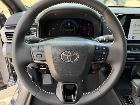 Used 2026 Toyota Camry SE w/ Convenience Package FWD image 18