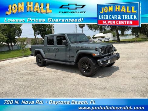 Used 2025 Jeep Gladiator Sport AWD/4WD image 17