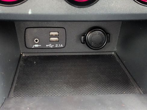 Certified 2023 Subaru Crosstrek 2.0i Premium image 33