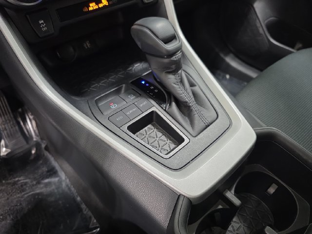 Certified 2025 Toyota RAV4 LE FWD image 22