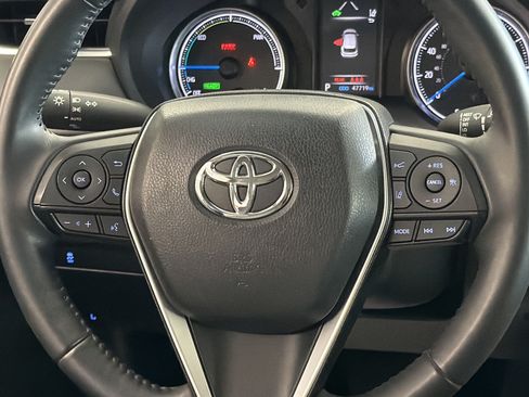 Used 2022 Toyota Venza LE AWD/4WD image 18