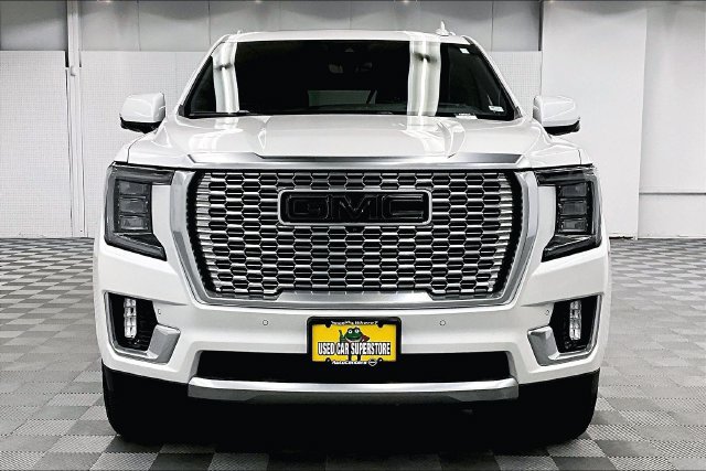 Used 2023 GMC Yukon XL Denali w/ Advanced Technology Package AWD/4WD image 4