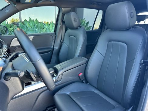 Used 2022 Mercedes-Benz GLB 250 4MATIC image 5