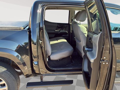 Used 2019 Toyota Tacoma SR5 AWD/4WD image 20