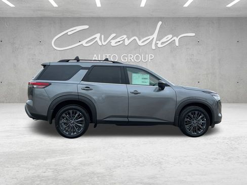 New 2026 Nissan Pathfinder SL image 17