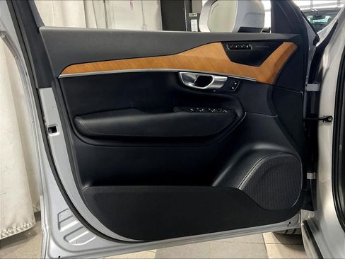 Used 2023 Volvo XC90 B6 Plus w/ Protection Package image 9