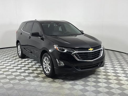 Used 2020 Chevrolet Equinox LT w/ Driver Convenience Package FWD image 3