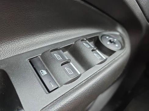 Used 2017 Ford Escape SE w/ Equipment Group 201A FWD image 25