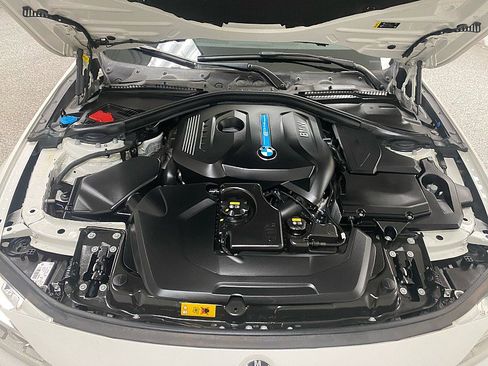 Used 2018 BMW 330e image 17