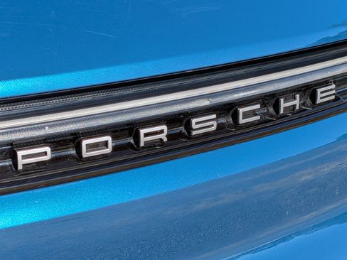Certified 2025 Porsche Cayenne Coupe AWD/4WD image 35