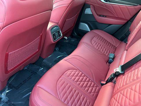 Used 2023 Maserati Levante Trofeo image 28