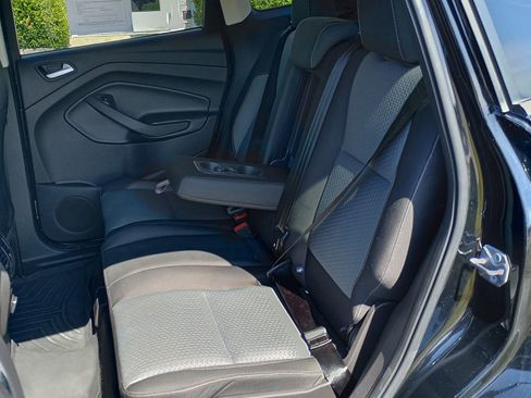 Used 2017 Ford Escape SE image 17