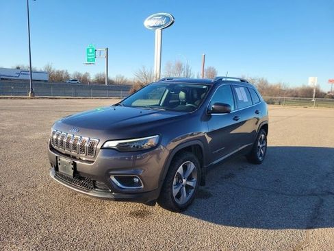 Used 2019 Jeep Cherokee Limited w/ Luxury Group image 16