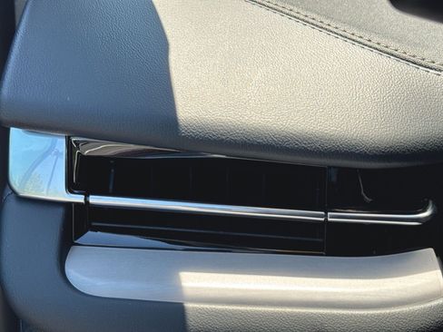 Used 2025 Lincoln Navigator Reserve AWD/4WD image 22