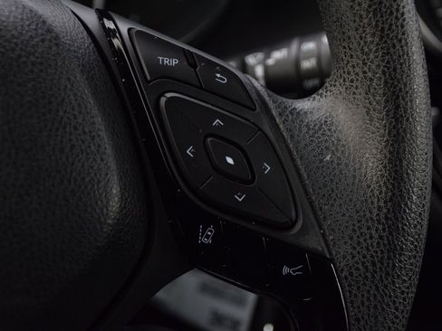 Used 2021 Toyota C-HR LE image 22