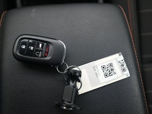 Certified 2025 Honda CR-V Sport image 9