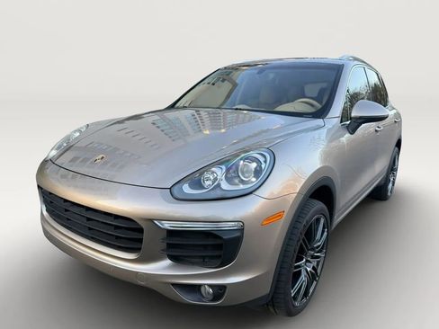 Used 2016 Porsche Cayenne image 1