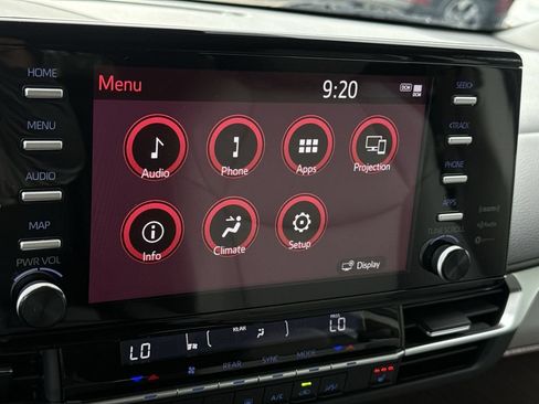 Used 2023 Toyota Sienna XLE FWD image 20