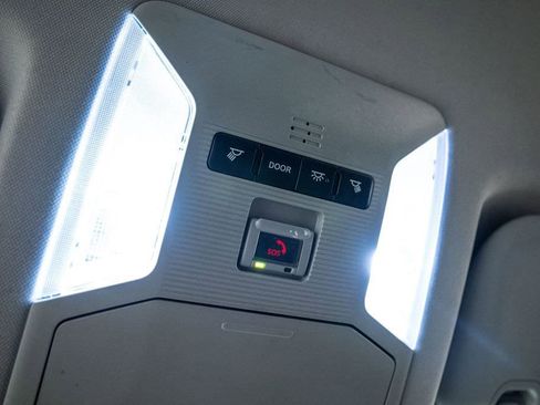 Used 2021 Toyota RAV4 LE image 21