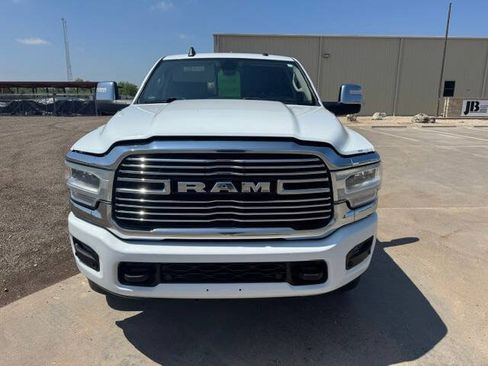 Used 2023 RAM 2500 Laramie AWD/4WD image 2