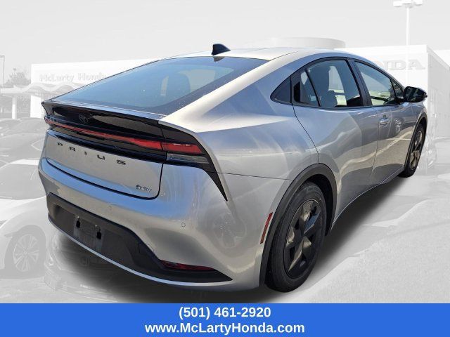 Used 2026 Toyota Prius LE FWD image 4