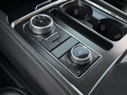 Certified 2024 Ford Expedition XLT image 19