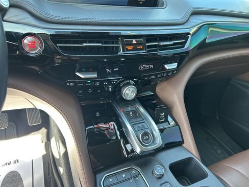 Used 2024 Acura MDX SH-AWD w/ Advance Package image 12