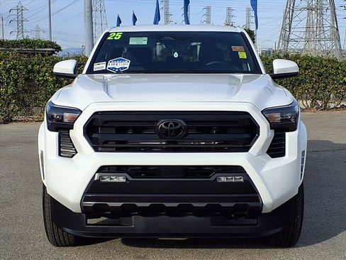 Used 2025 Toyota Tacoma SR5 image 2