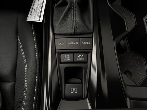 New 2026 Toyota Camry Hybrid FWD image 21