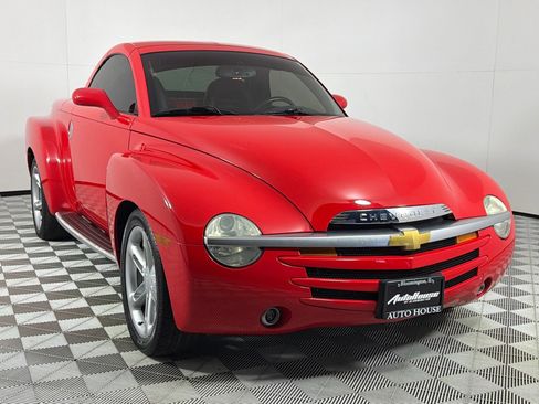 Used 2004 Chevrolet SSR w/ Preferred Equipment Group image 11