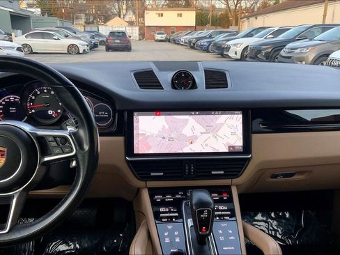 Used 2019 Porsche Cayenne image 7